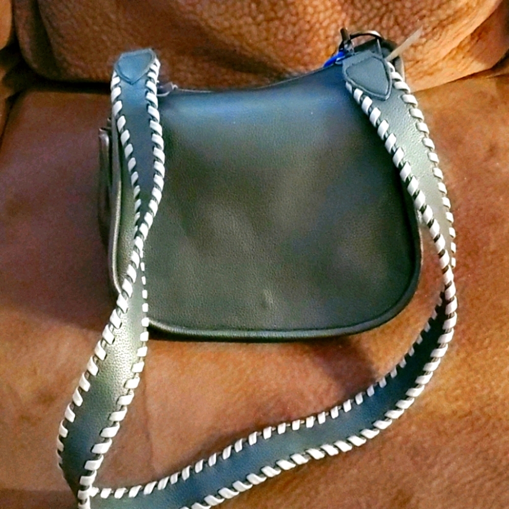 Steve madden bag with long straps